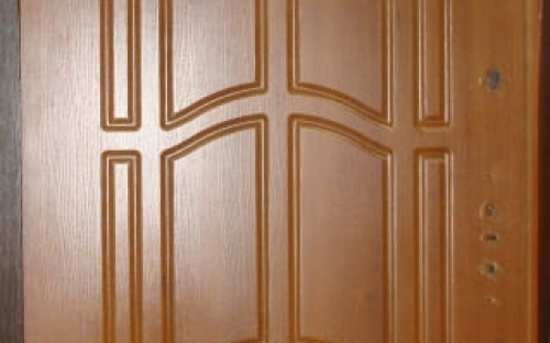 Двери с панелями МДФ